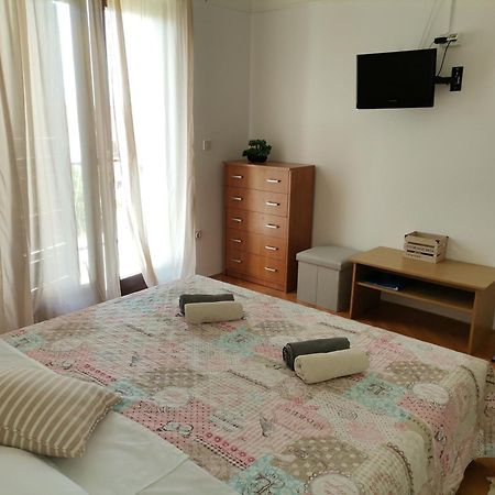 Apartments And Rooms With Parking Space Zavala, Hvar - 128 Елса Номер фото