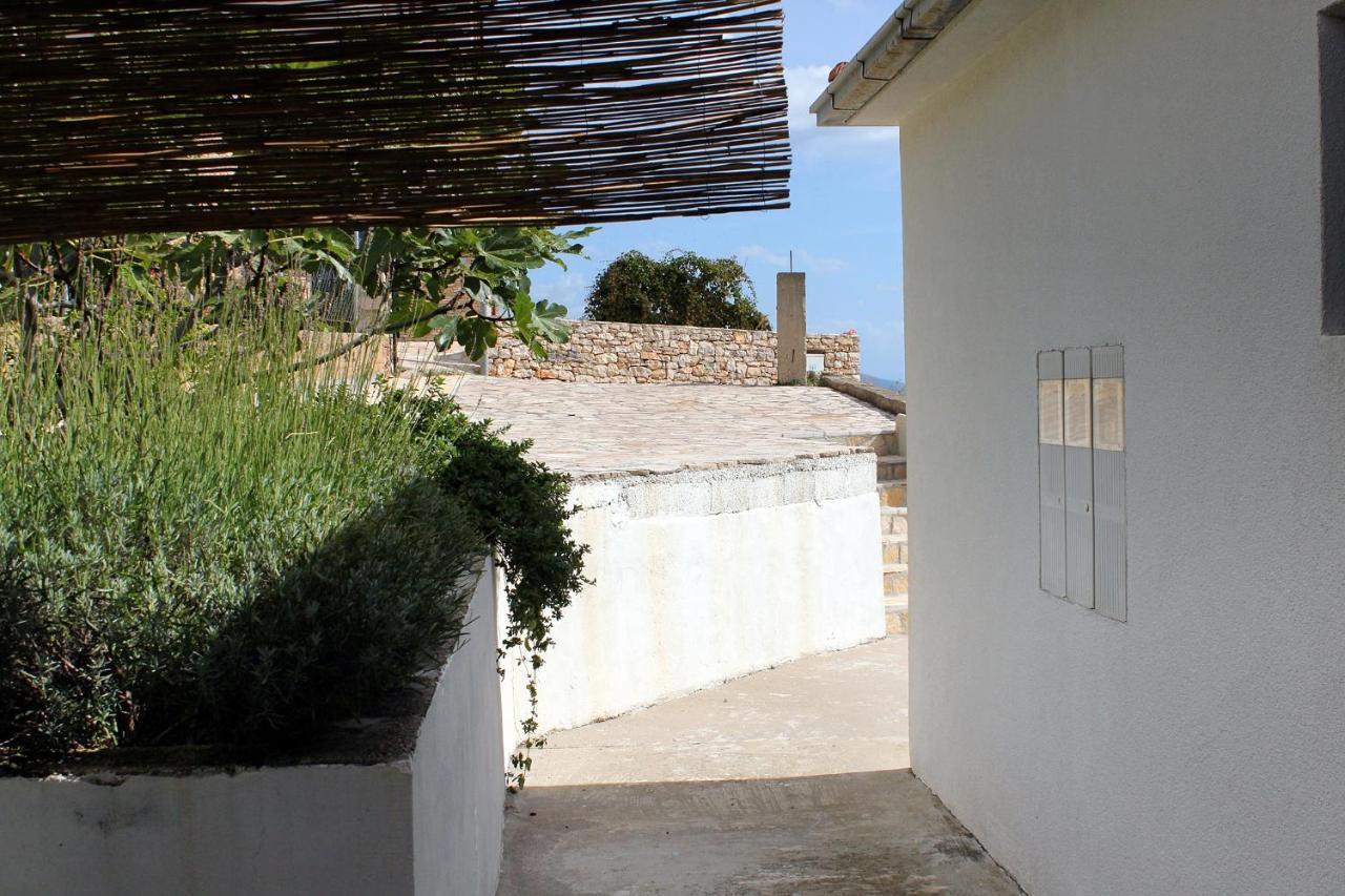 Apartments And Rooms With Parking Space Zavala, Hvar - 128 Елса Экстерьер фото