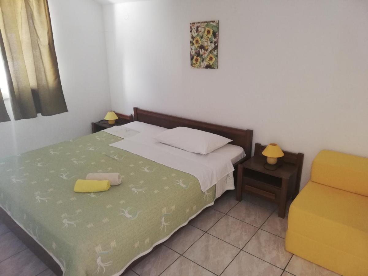 Apartments And Rooms With Parking Space Zavala, Hvar - 128 Елса Экстерьер фото